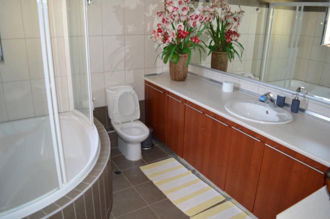 Villa Avatos - Near To The Port Of Rafina And The Airport Of Athens Agios Spyridon  Exterior photo